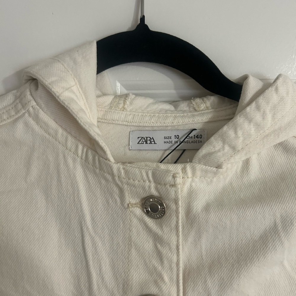 NWT Zara Cream Cropped Jean Jacket with Classic Design - Picture 2 of 5